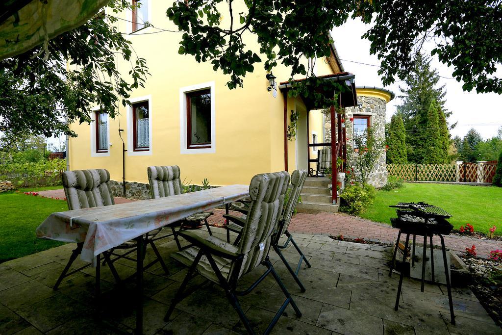 Nemes Apartman Erlau Zimmer foto